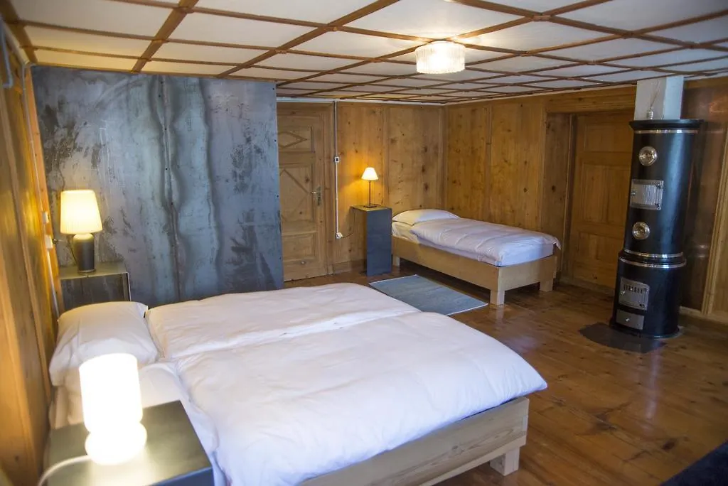 **  Hotel Vittoria - Ca' De La Montagna Montespluga Italië